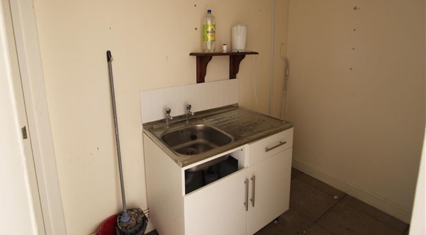 Lock up shop unit of approximately 549 sqft, comprising of an open plan layout with separate kitchen and toilet facilities. Situated on the main High Street in Avonmouth, providing a busy trading position and good access to the A4 Portway and M5/M4 m...