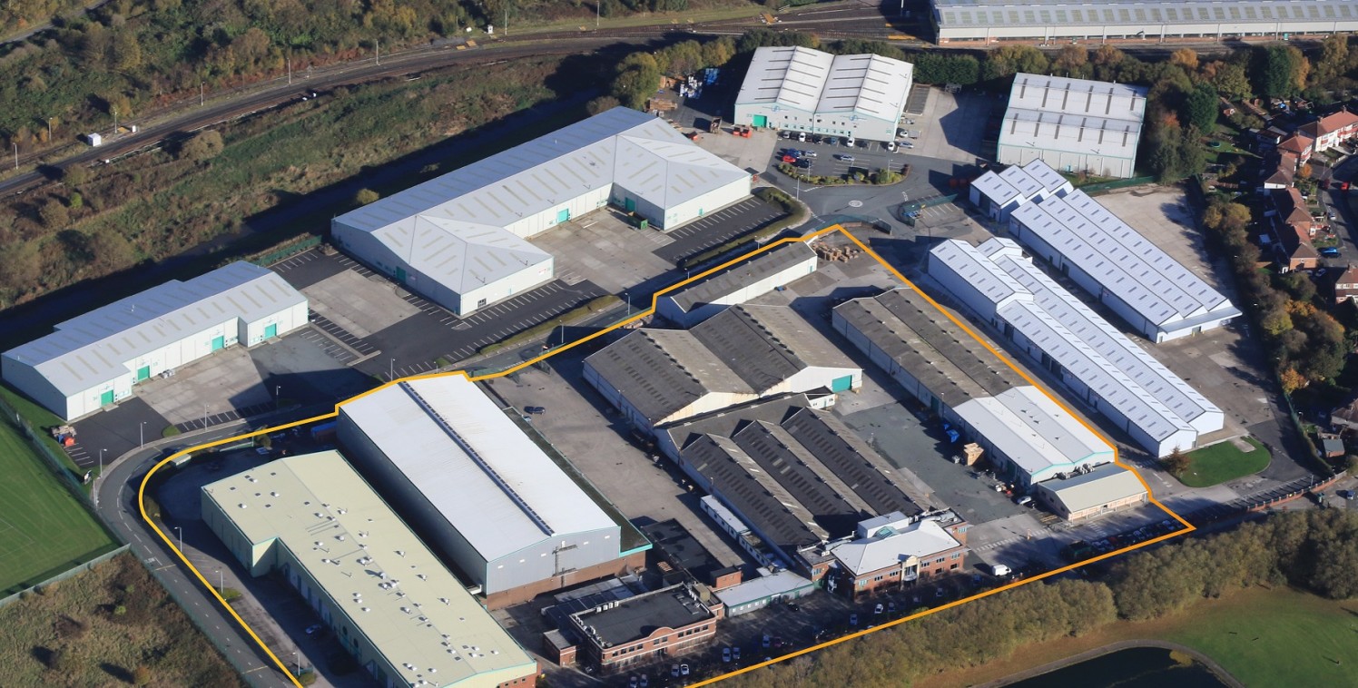 Refurbished detached Industrial/Warehouse unit

- 9.5m eaves

- Secure yard

- 1.6MVA Power Capacity

- 5 Loading doors

Available Summer 2021

44,713 sq ft

Leasehold £5.50 p.s.f