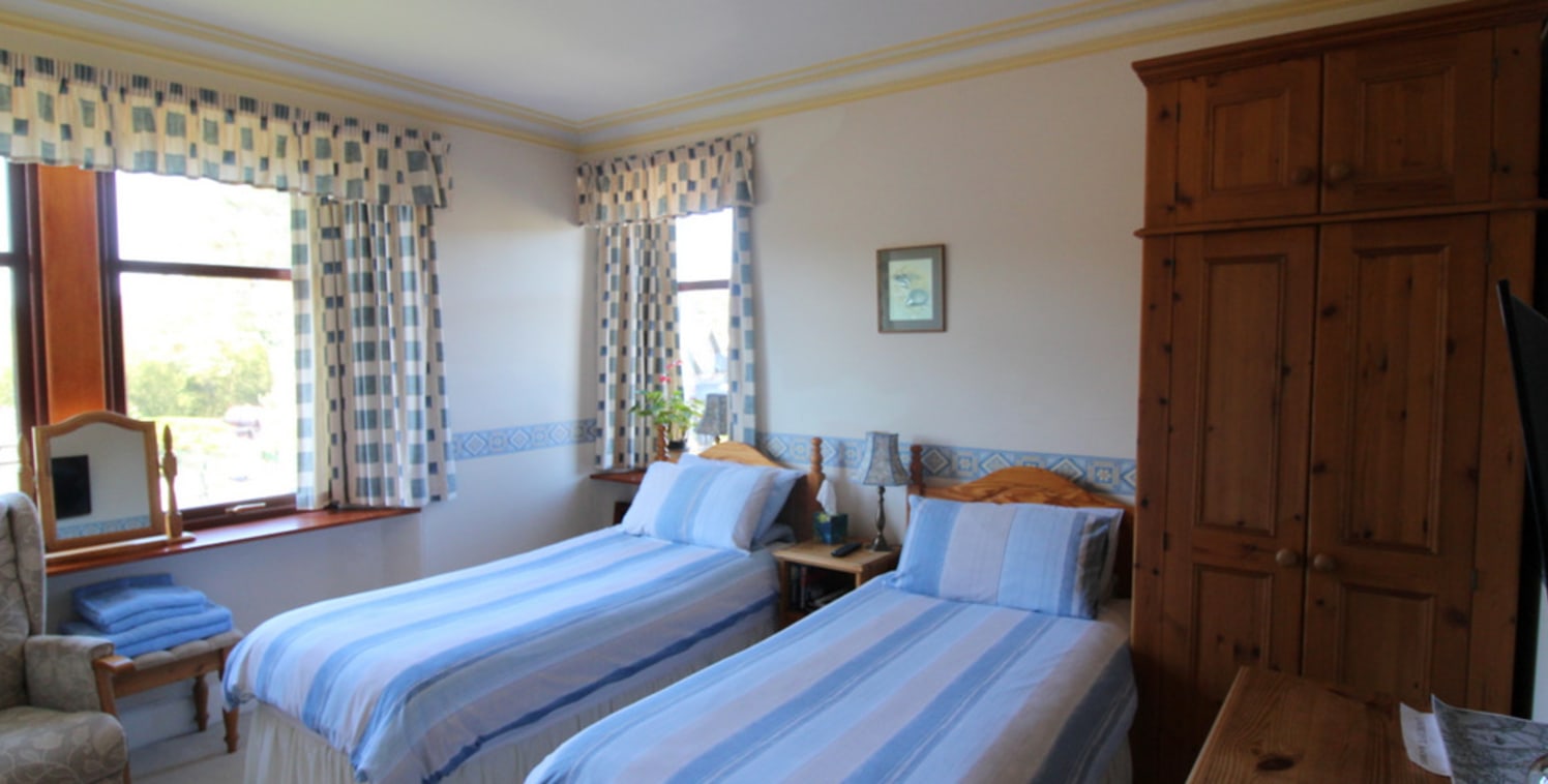 Highly Attractive Bed and Breakfast in Ross-Shire, with 5 Spacious Bedrooms, Excellent Public Rooms and Superb Owners Accommodation.<br><br>* Substantial bed and breakfast ideally located in the Ross-shire town of Dingwall and within a short walk of...