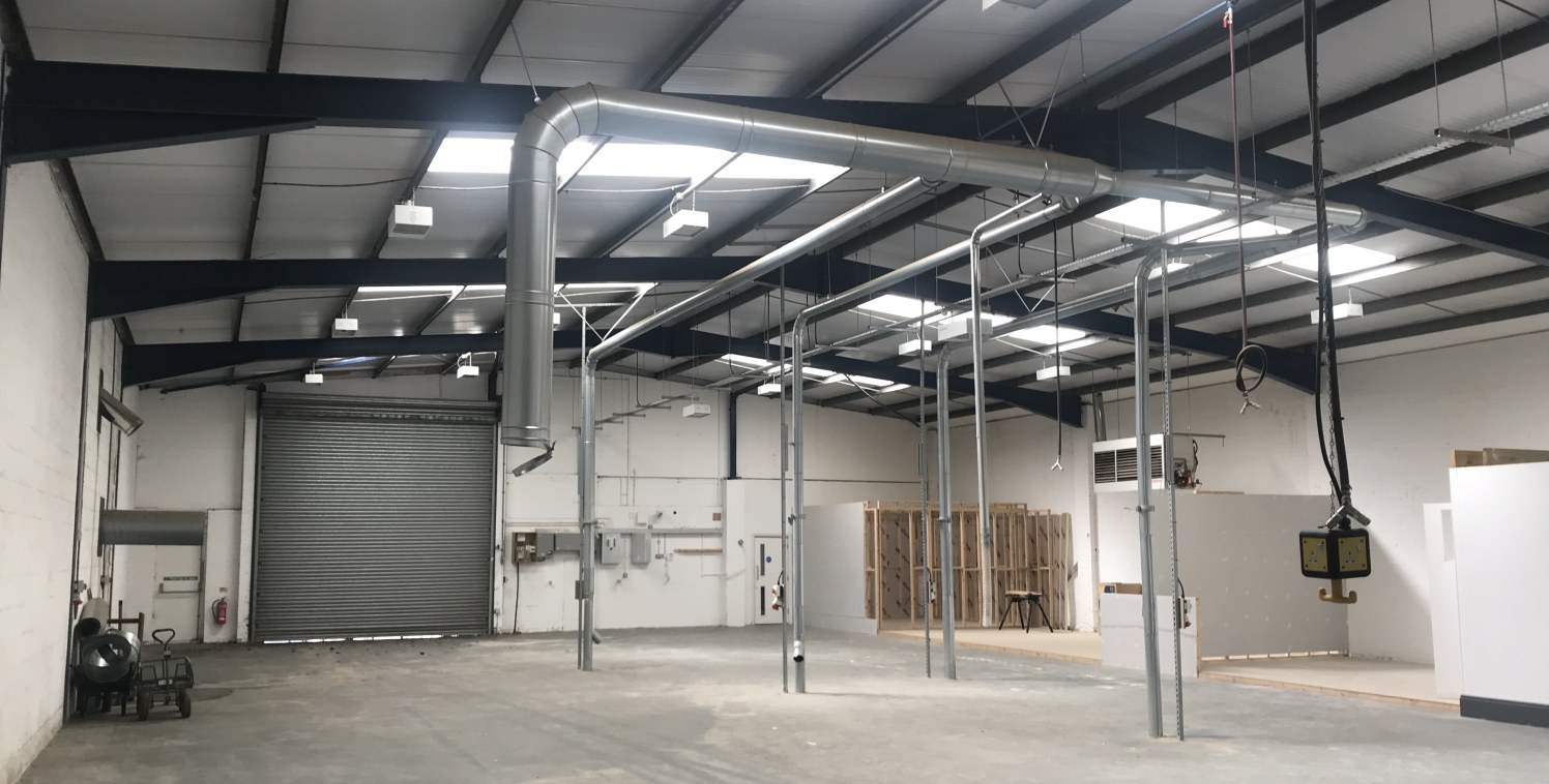 Industrial/warehouse unit on established industrial estate