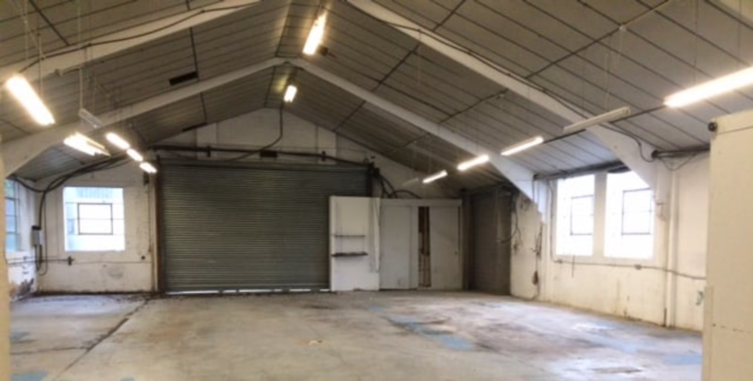 Boyn Valley Industrial Estate is located close to Maidenhead town centre and within easy walking distance of the train station providing services to London Paddington. The property comprises light industrial warehouse with 2 roller shutter loading do...