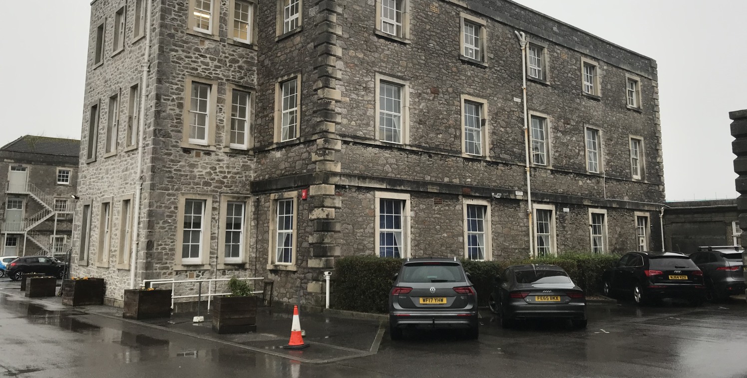 Lyster Court is one of a number of The Millfields' elegant, period buildings that have undergone transformation into modern office space. The unit benefits from 6 allocated parking spaces and further parking is available by way of separate negotiatio...