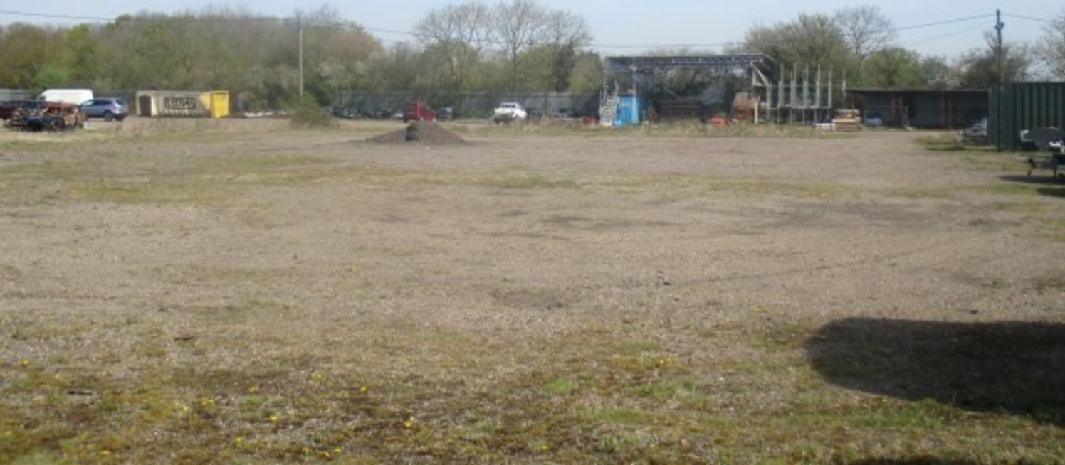 * 0.5 Acre Plot of Land - Licence, No Solicitor Fees.<br />* 15 minute drive from St. Neots.<br />* 15 minute drive from A1.