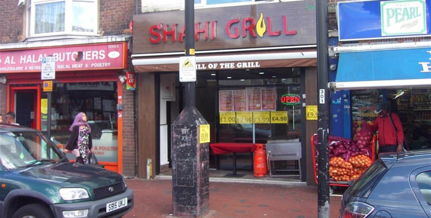 Warren Anthony Commercial are delighted to bring to the market this prominently located mixed commercial and residential investment comprising on the ground floor an A3 restaurant currently trading as the Shah Grill with to the front a small external...