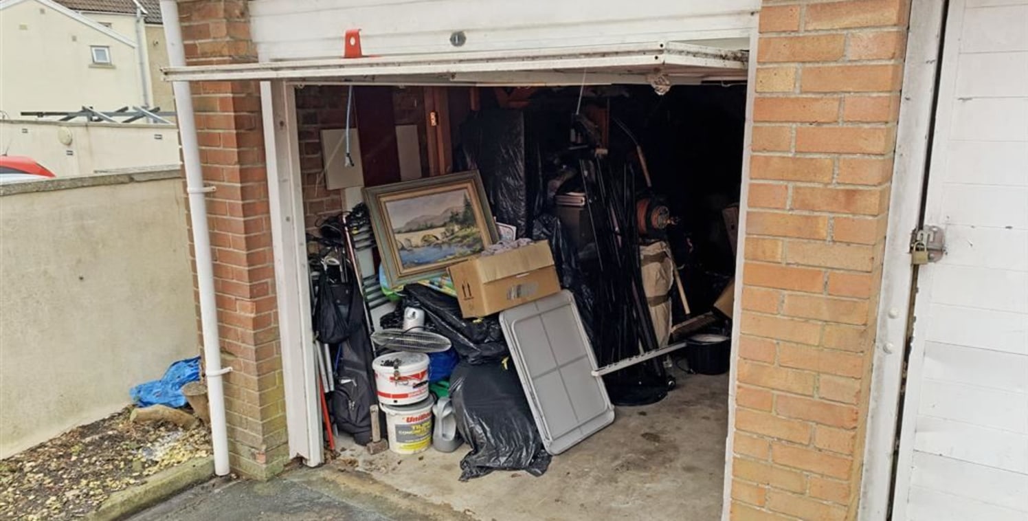 GUIDE PRICE �8,000-�10,000. A single lock-up garage with modern up and over door situated in a residential cul de sac in Kingswood. The property would be ideal for parking or secure storage.