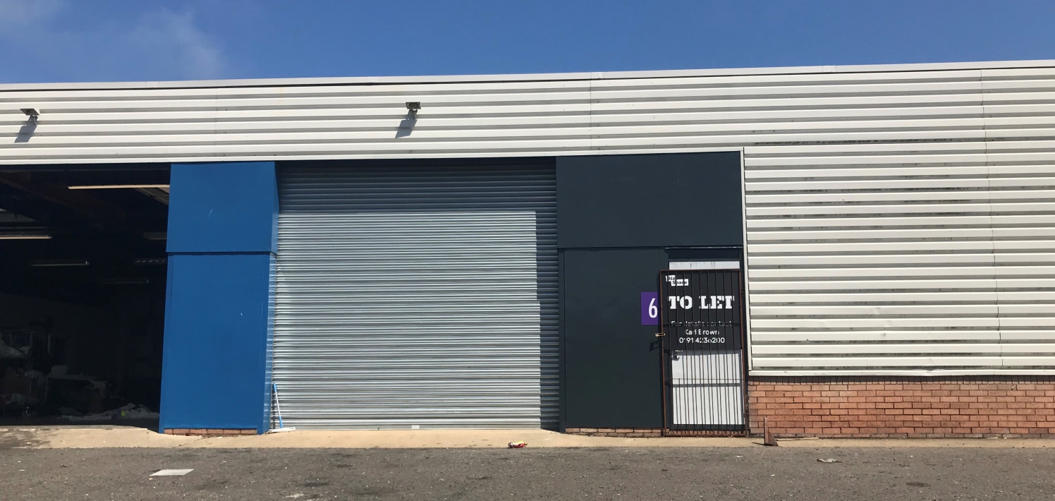 Flexible lease or licence terms available for a minimum commitment of 12 months.

The units form part of a terrace and are of steel portal frame construction with blockwork walls and profile sheet roofs incorporating skylights. Internally each unit b...