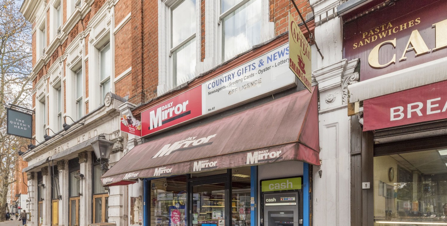 Strapline: retail premises in Bloomsbury for rent - Alcohol licence - 3.96 window frontage - Excellent ceiling...