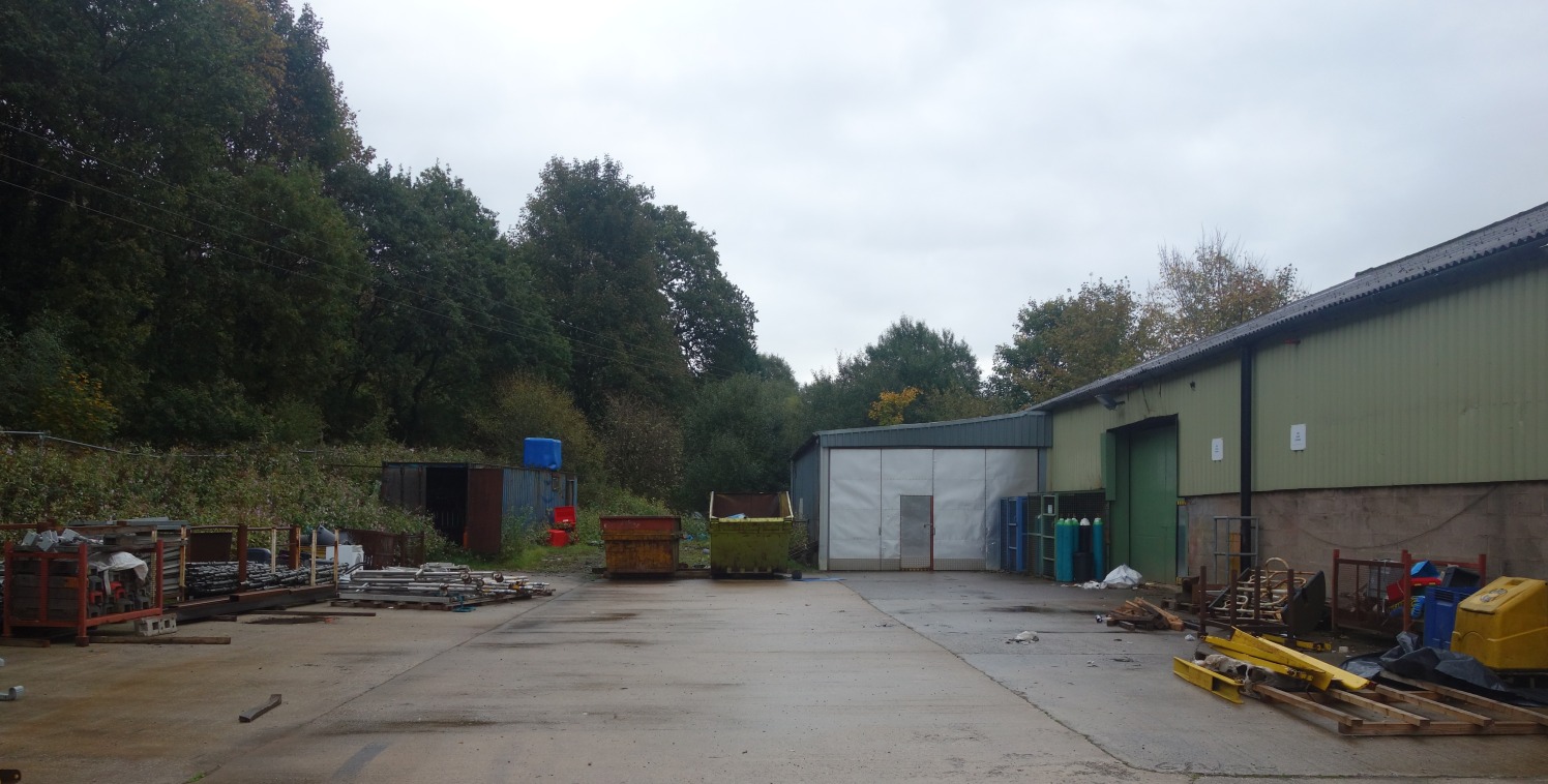 The property comprises of a modern detached steel portal frame, with part block work wall elevations, clad beneath a pitched steel sheet roof. 

Internally the property provides an open plan warehouse / manufacturing space with singular office, W.C a...