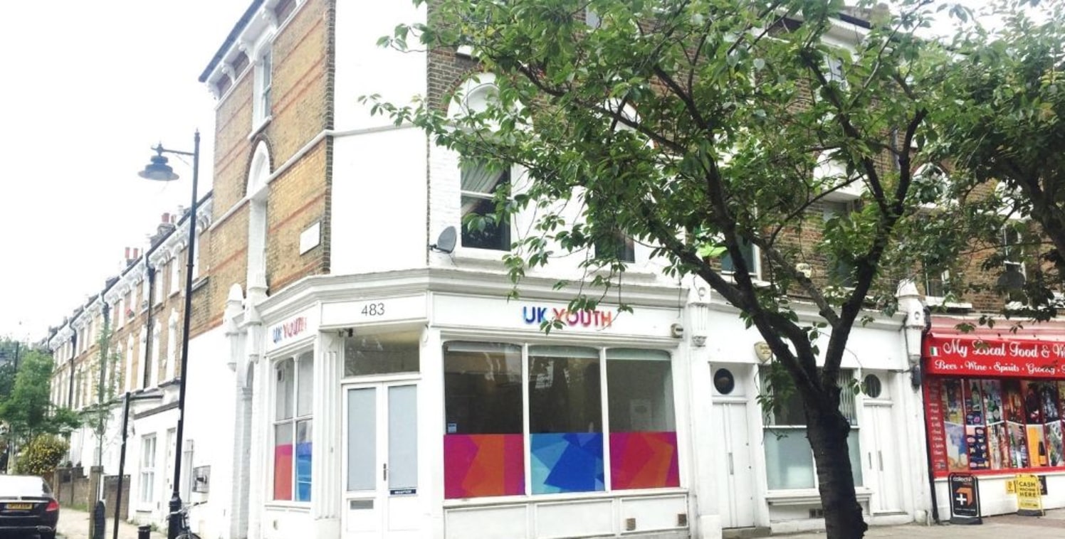 The property is situated on the west side of Liverpool Road on the corner with Crossley Street and close to the junction with Holloway Road. The offices are partly open plan and interconnecting, comprise of the ground and lower ground floors of an en...