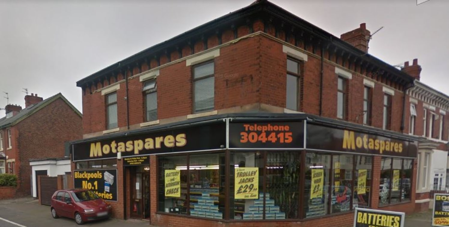 A substantial corner property located on Whitegate Drive (B5124) a busy arterial route in to Blackpool Centre. The corner retail showroom offers approximately 145sqm plus rear office stores and wc and is occupied by motor accessories supermarket at a...