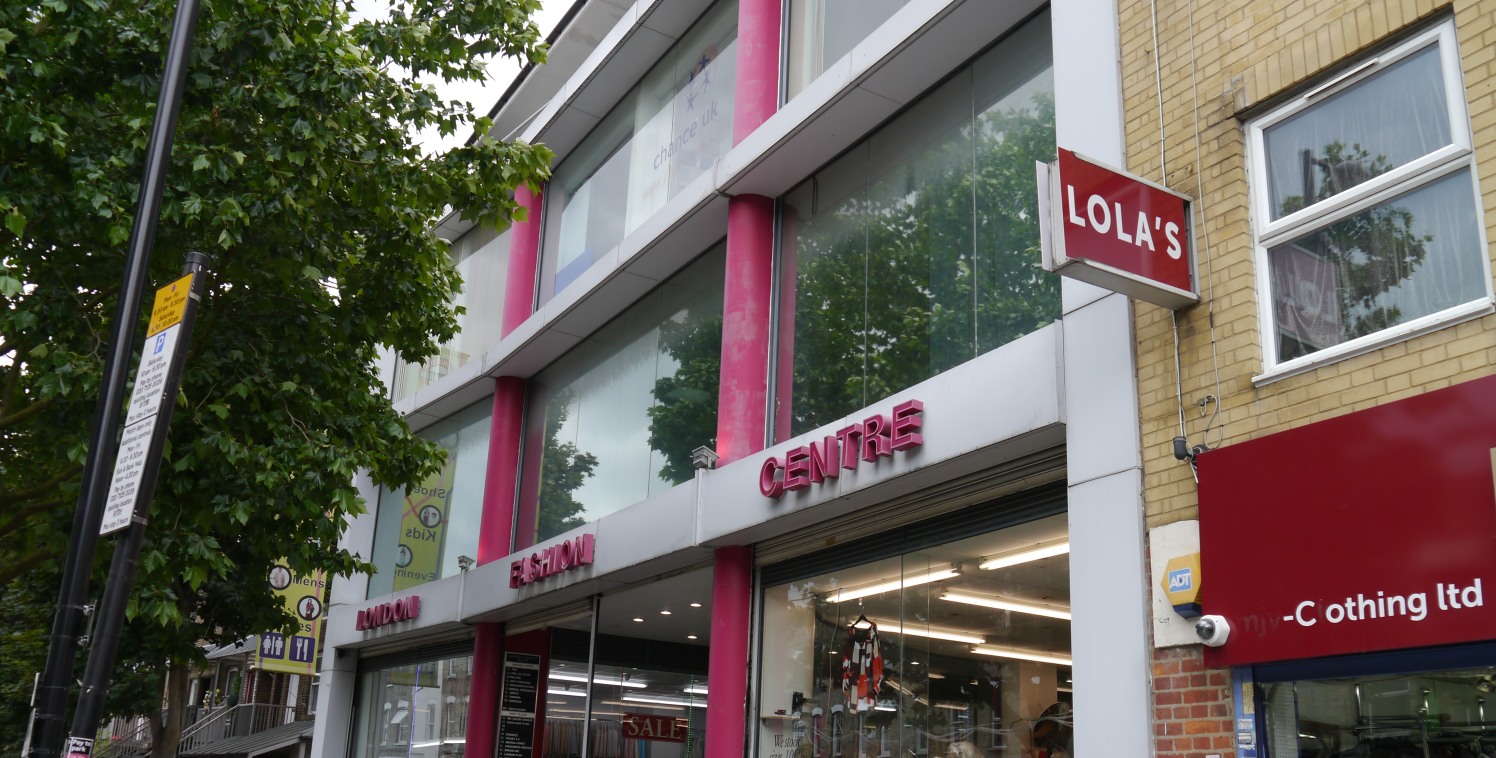 A first-floor office within a multi-tenant mixed-use building. This office would suit a wide range of occupiers including charities, professional services and creative industries. 

Located on the east side of Fonthill Road, a short distance from the...