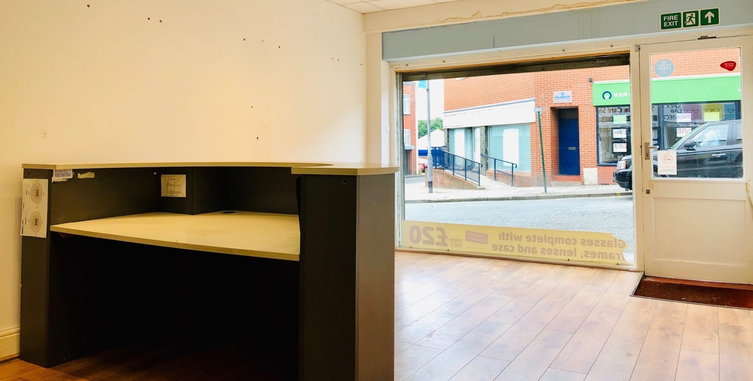 3 MONTHS RENT FREE PERIOD AVAILABLE Retail/Cafe/Financial services or office premises (STPP) premises over two floors in the heart of Radcliffe town centre. Previously occupied by an opticians, the property could be used for a number of business.

To...