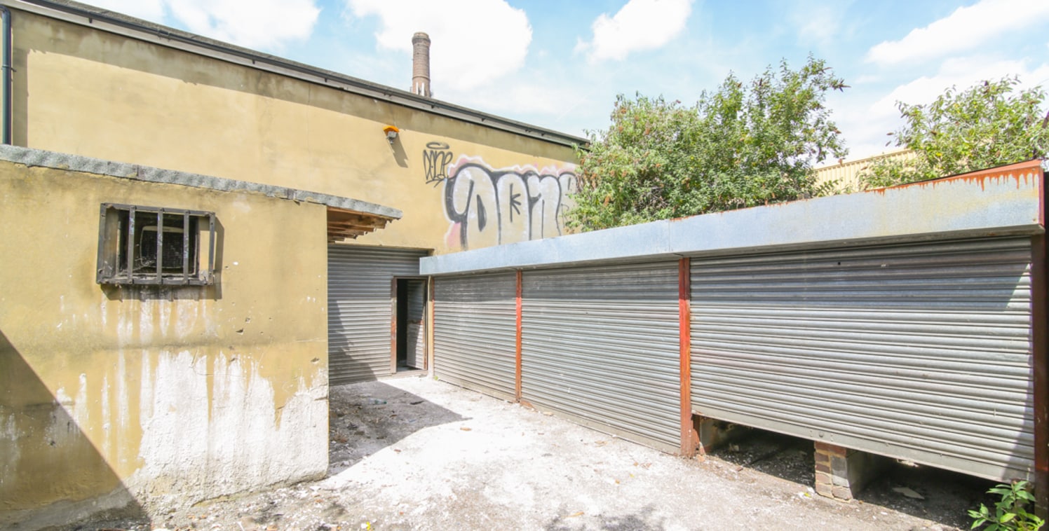 The property comprises an industrial unit of brick work construction, spread over ground and first floor. The property was previously used by a plasterer.There is sufficient space for two vehicles to park on the front yard which is enclosed by a meta...