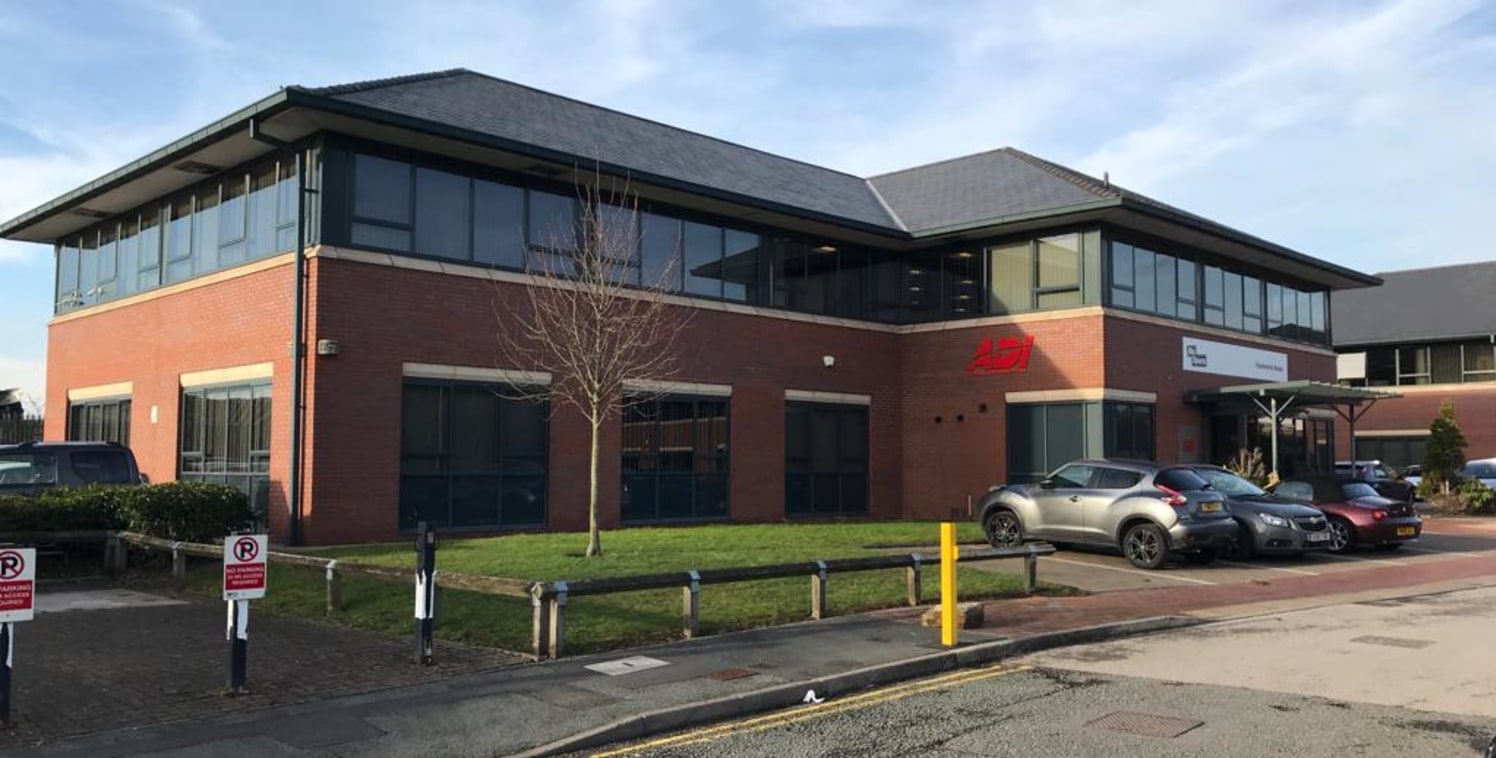 Chatsworth House is of steel frame construction with brick elevations and tiled pitched roof. The available space is located on Ground Floor, which offers a generous entrance reception area, both offices are open plan in design with communal WC and k...