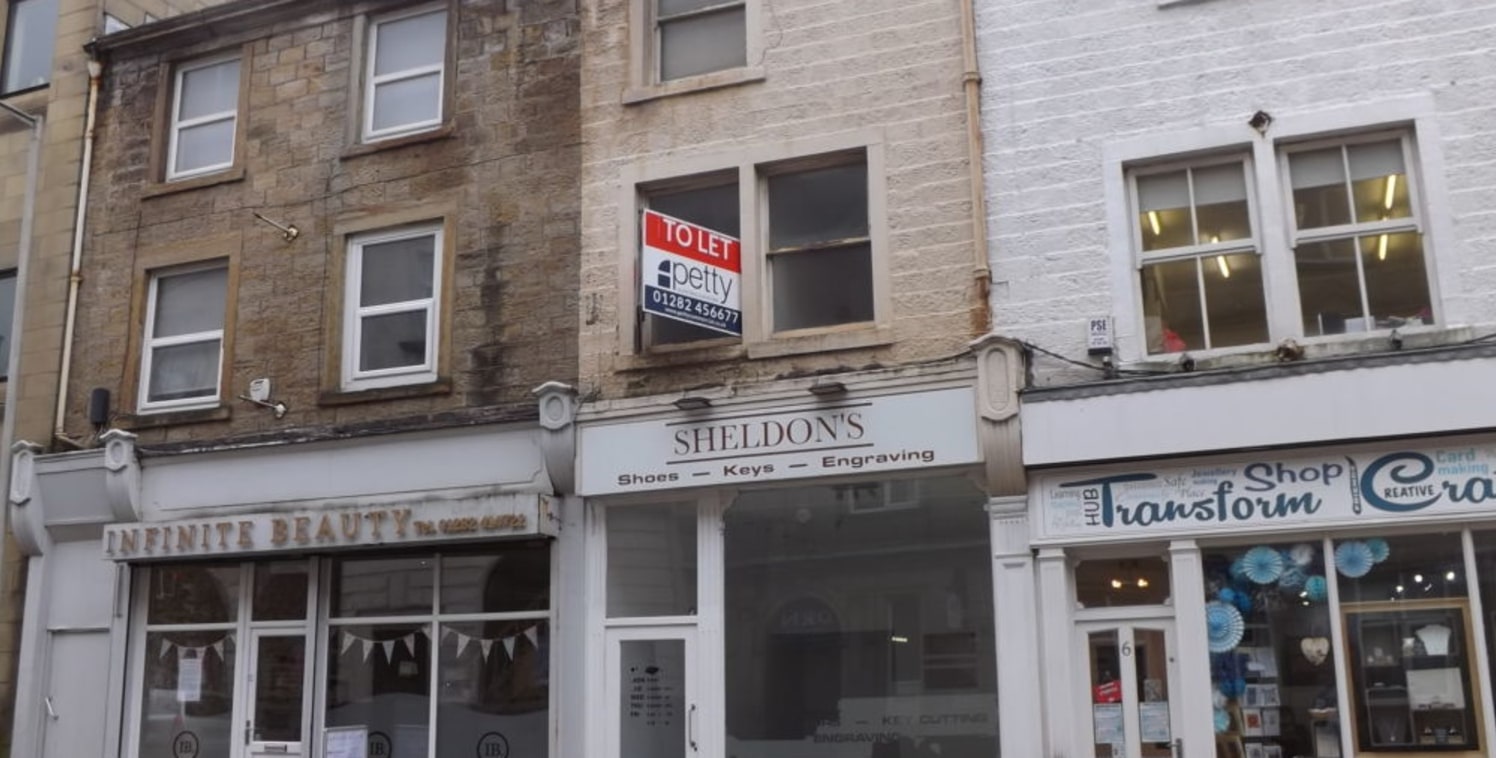 OVERVIEW\n\nFor sale by the Modern Method of Auction: Starting bid price &pound;60,000 plus reservation fee. This property is for sale by the Lancashire Property Auction powered by “Iam-sold”.\n\nLOCATION\n\nSituated on Hargreaves Street close to its...