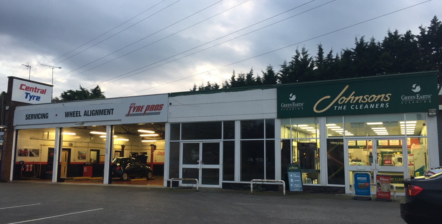 Retail unit to let comprising 1,234 sq ft on Sealand Road, Chester with A3 consent.

The subject premises are located on Sealand Road. The street is popular amongst industrial users whilst also being an attractive location to retailers such as Timpso...