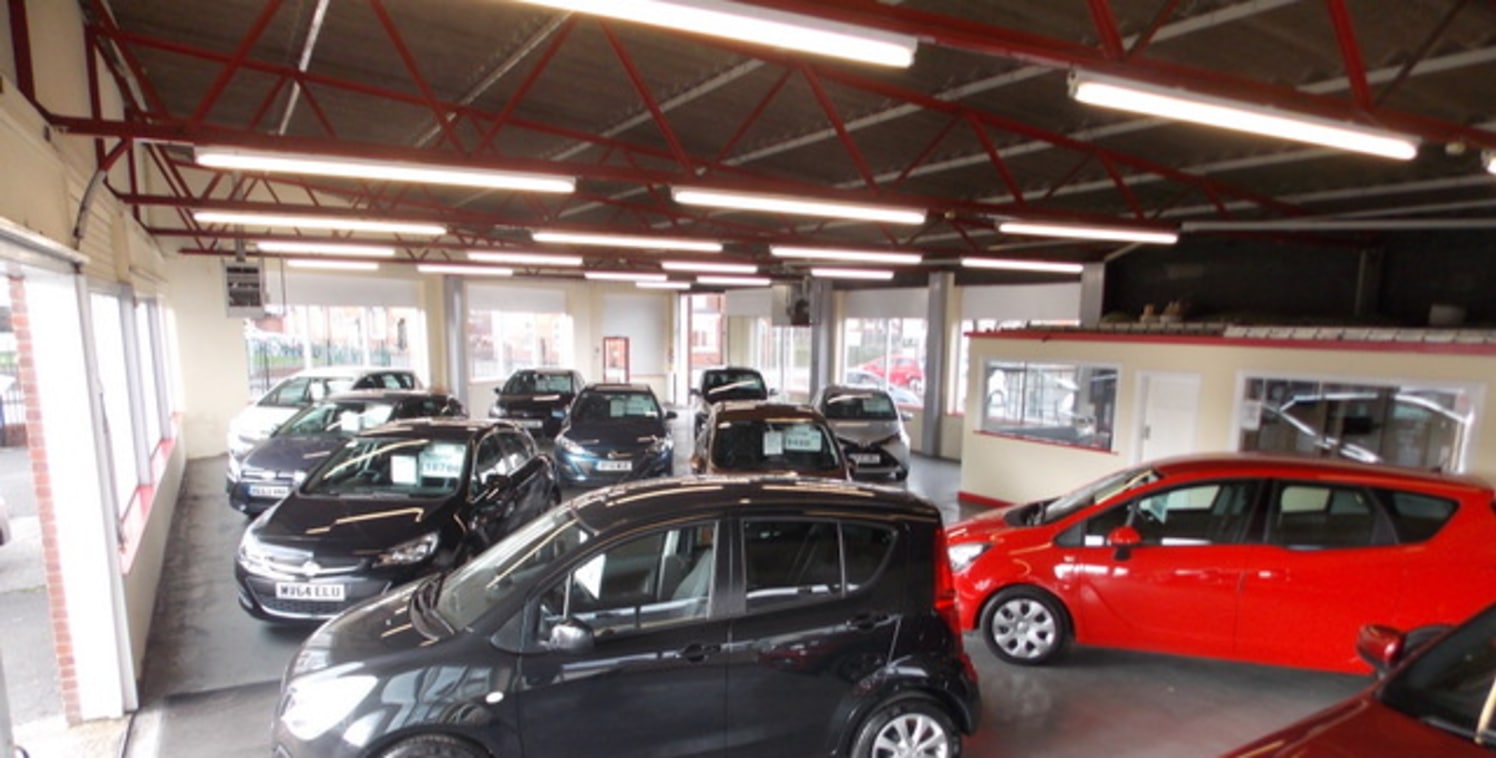 Comprising a single storey workshop and office premises with ample on-site car parking. 

 

The unit is arranged over ground floor and extends to approximately 339.32 sq m (3,652 sq ft), providing a good mixture of office and workshop/storage accomm...