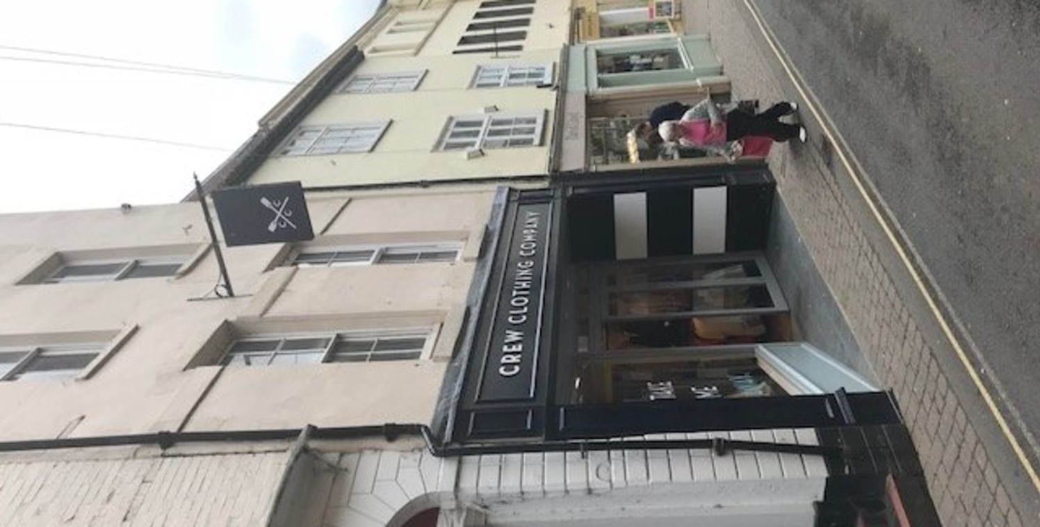 DESCRIPTION<br><br>The premises comprise an attractive part four and part single<br><br>storey property located in the town centre of Ludlow. The<br><br>commercial part of the property trades as a retail shop on the<br><br>ground floor....