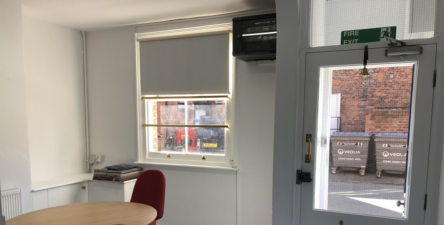 UNDER OFFER

Fully refurbished office to rent in Chester.

1,055 sq ft over 3 floors.

The property provides a superb city centre location and is fully decorated with new carpets. 

£12,500 per annum plus VAT.