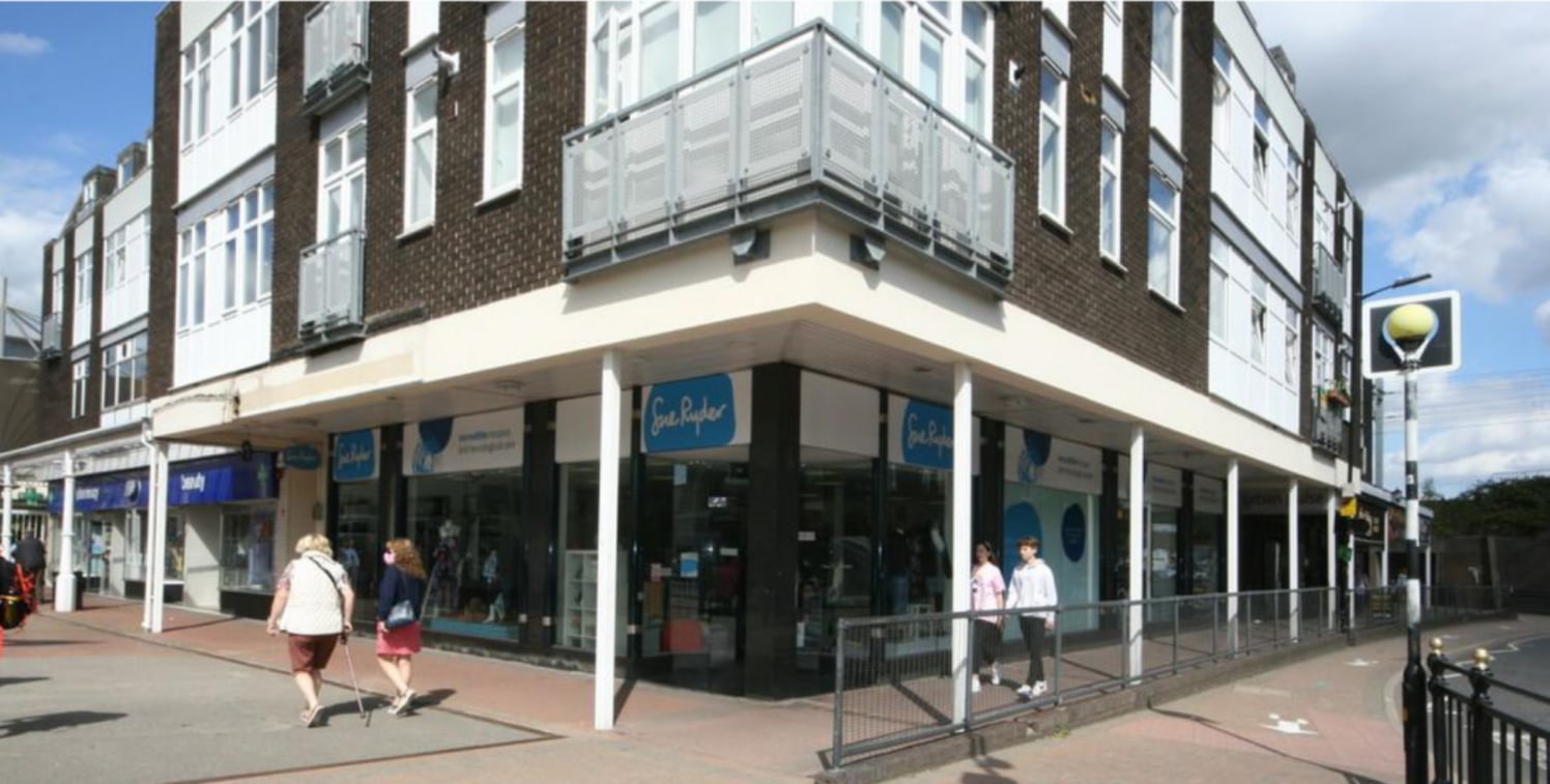 <p>This retail parade consists of 5 retail units with offices above, situated in a prominent location within the heart of Wickford town centre, close to the railway station.&nbsp;</p><ul>

<li>Lock up retail unit</li>

<li>Central high street locatio...