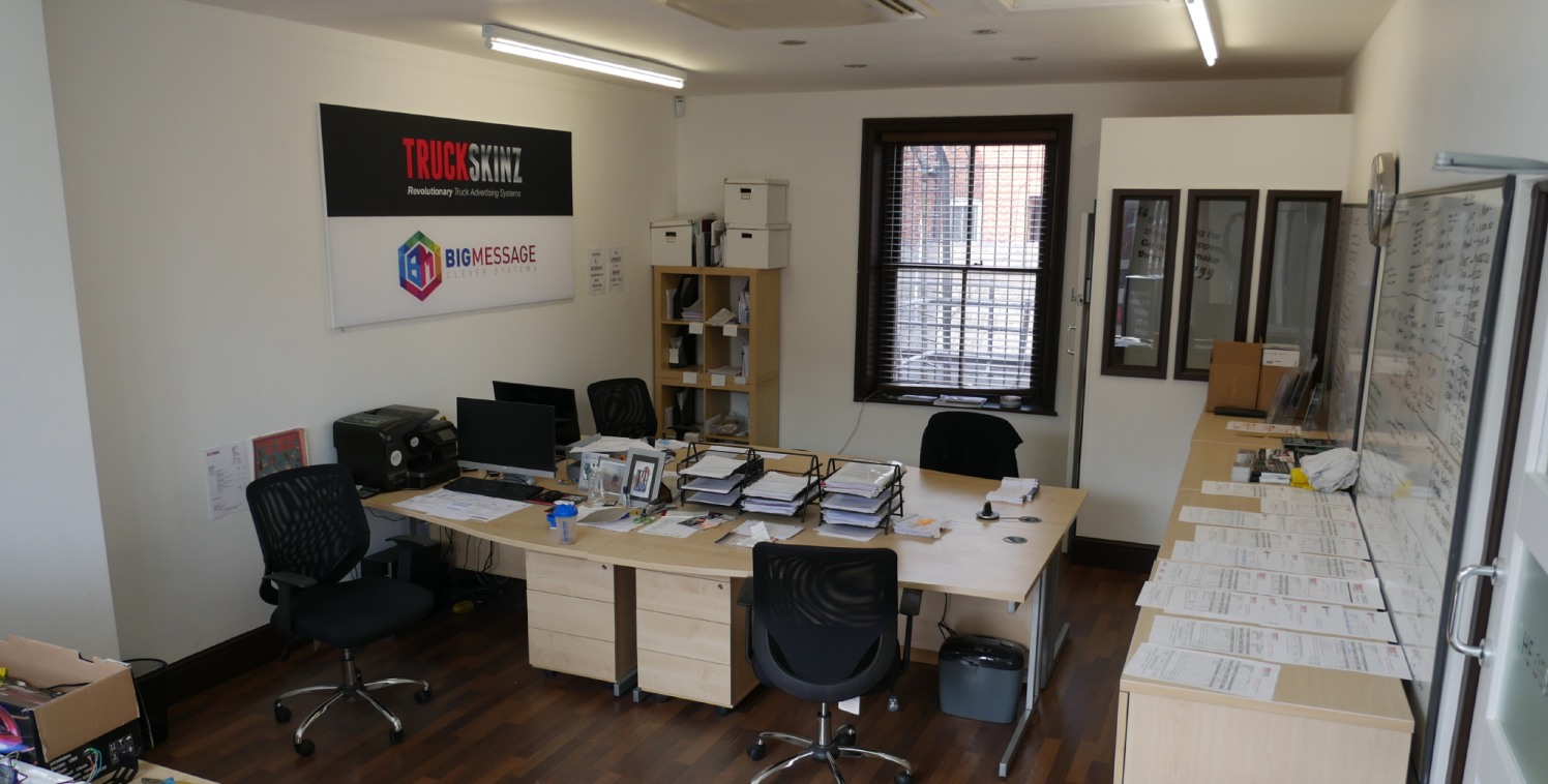 A super suite of modern offices located in an excellent position in St Anne's Town Centre immediately off the square (St Anne's Road West). Two minutes' walk from St Anne's train station....