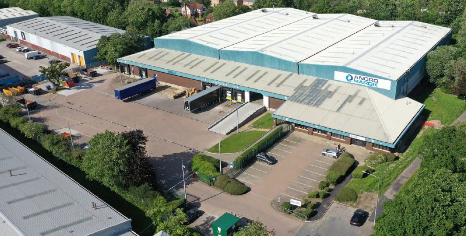 Prime Single Let Industrial Investment Opportunity which comprises a modern refurbished self-contained warehouse of steel portal frame construction within 3 bays. The property has the following specifications: 

* Pitched metal clad roof with approxi...