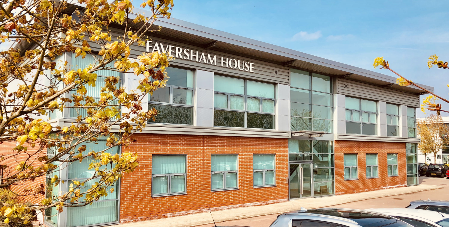 Faversham House is a modern purpose built office in Bromborough. The ground floor is occupied and the left hand side first floor is available 

Left Hand Side - 2,078 sq ft and 7 car spaces. Open plan with meeting rooms and kitchen

The offices are i...