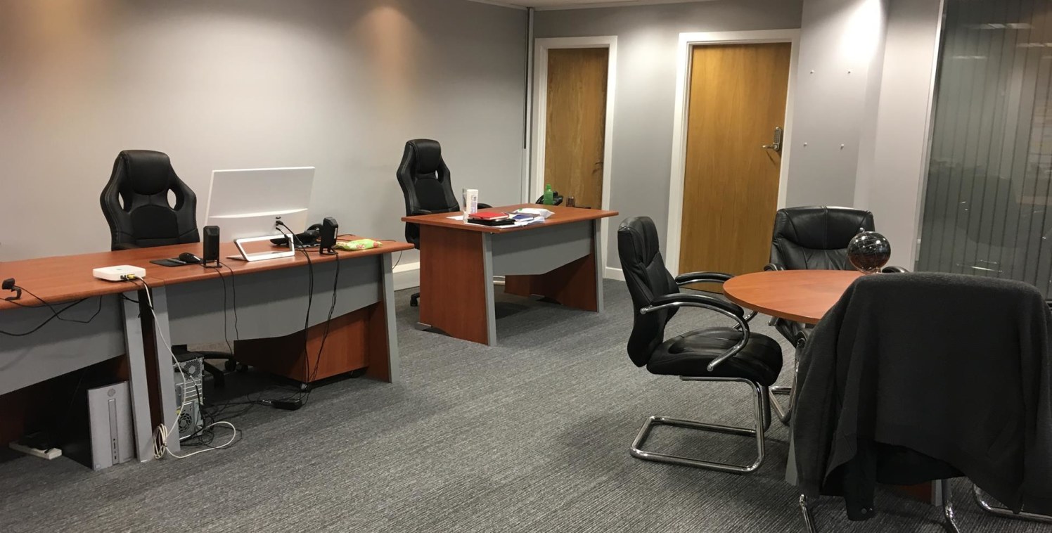 This ground floor office is now available on a 10 year lease. Offering flexible office space, finished to a high standard in the heart of Ealing Broadway....