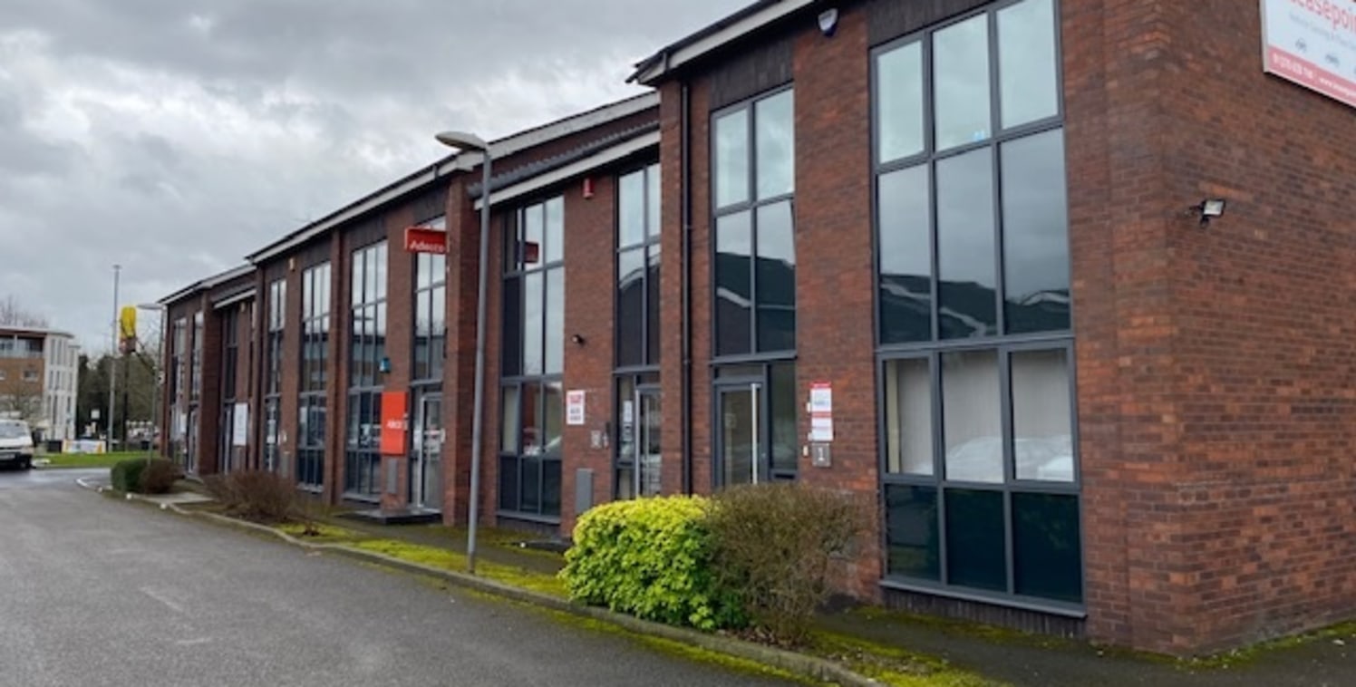 First Floor Offices With Parking Close to Crewe Mainline Railway Station