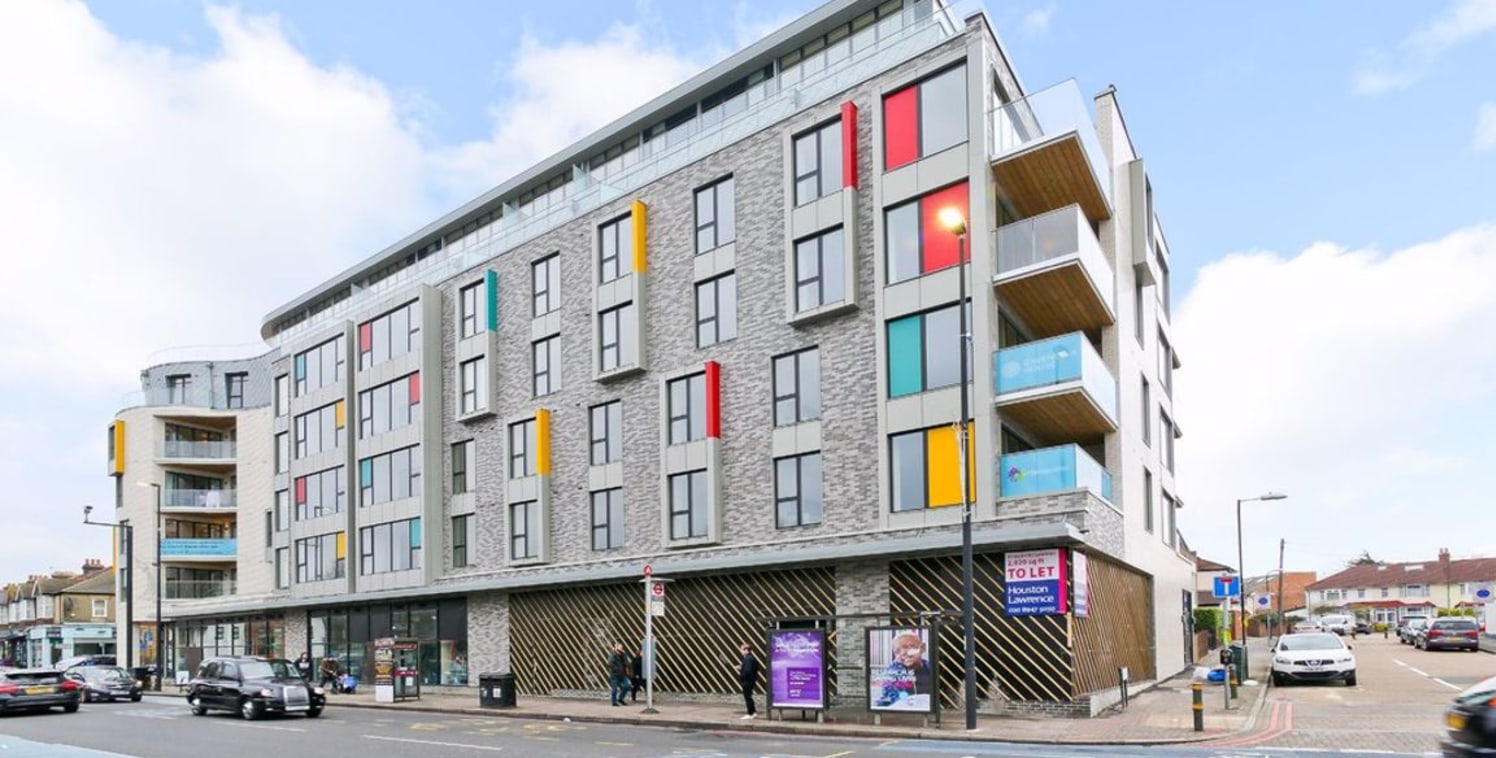 !! Available Now !! CSJ Property Agents offer this well positioned new build, corner plot a minutes walk from Colliers Wood Underground Station. Ground Floor. Double height. Shell condition. Gross Internal Area approx.: 2872ft&sup2;/266.82m&sup2;. Re...