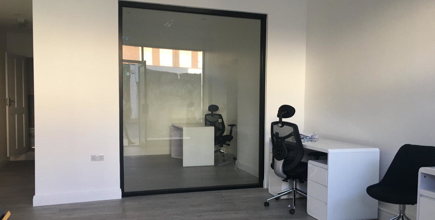 This A1/A2 unit is now available on a lease reassignment. Newly refurbished unit on a 20-year lease (from 2016) is available on the incredibly busy Broadway, W13. Offering approximately 500sqft of internal space, with a private office and storage spa...