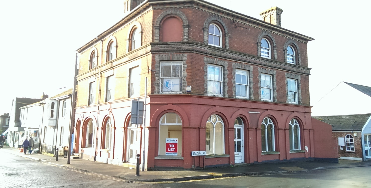 Grosvenor House is prominently situated at the junction of the High Street and Station Road in Wivenhoe which lies approximately 3 miles south east of Colchester via the A133 Clacton Road and the B1028 Colchester Road.

The office suites are situated...