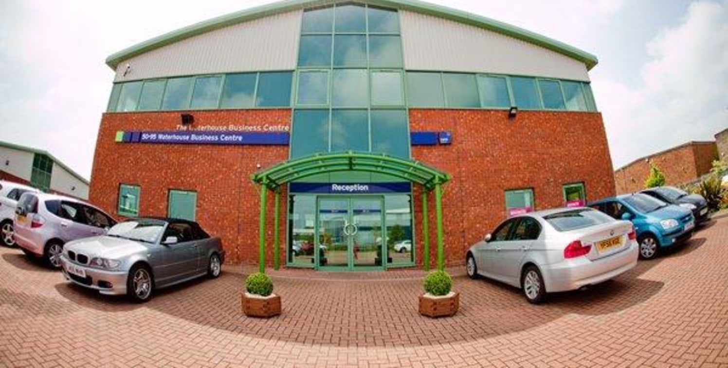 The site benefits from having EASY ACCESS TO MAJOR ROADS such as the A12 & A414. The centre offers self-contained office suites, studios, commercial workshop space and light industrial units. Located in this busy area of Chelmsford this OFFICE is ide...