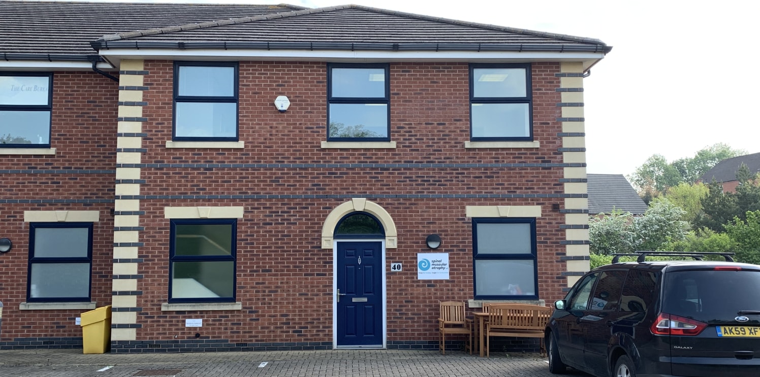 Unit 40 comprises a 2 storey mid-terraced office

building. The ground floor is currently occupied by SMA Support UK.

The accommodation available is situated at ground and first floor

levels and measures 2,220 Sq Ft (206.32 SqM)

Specification

 ca...