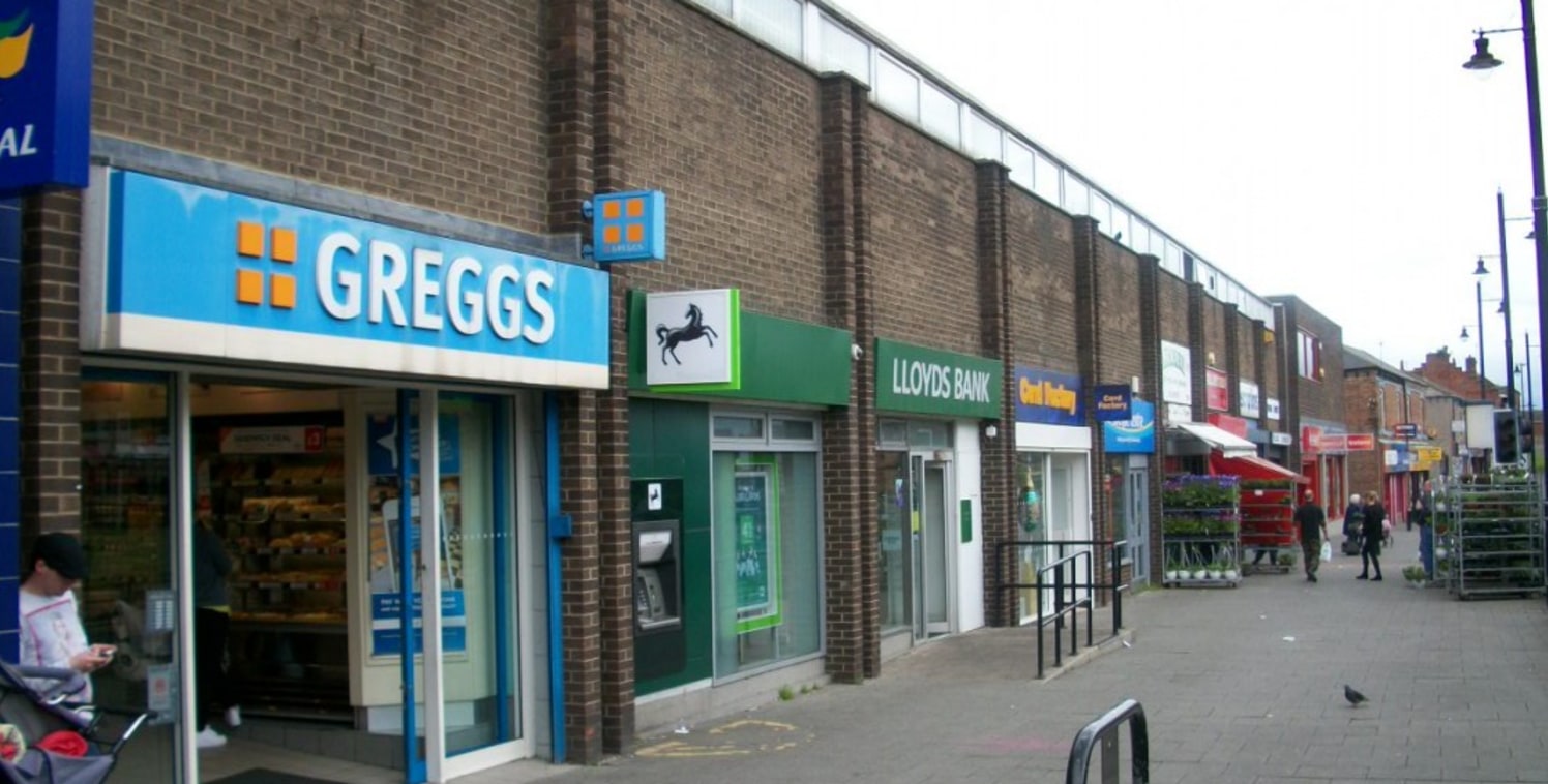 <p>A terrace of retail units with a number of well known retailers located in close proximity including Iceland, Greggs and Coral.</p><ul>

<li class="p1">Suburban retail premises</li>

<li class="p2">Adjacent to Greggs and Barnardos</li>

<li class=...