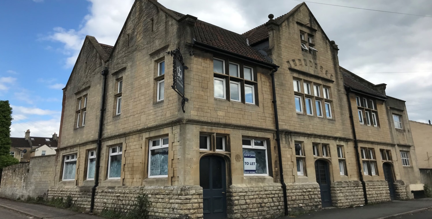 The premises has most recently been used as a public house arranged over ground floor and only. The new owners are open to a variety of uses, subject to planning. The ground floor offers open plan retail space with a separate kitchenette and W/C. The...