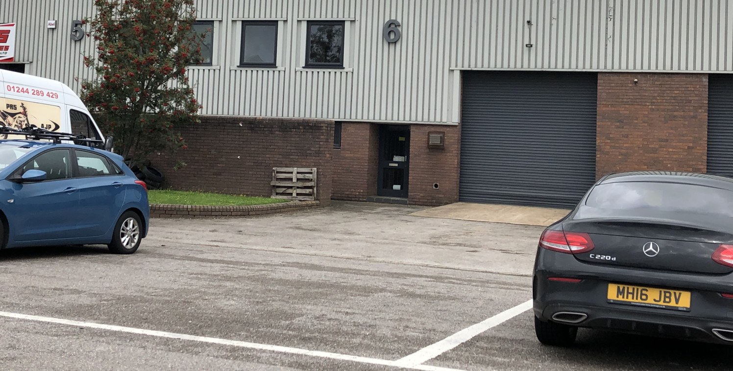 A modern mid-terraced industrial unit on a well established industrial park. 

Tier II grant assisted area

3,042 sq ft

Rent - £21,300 per annum