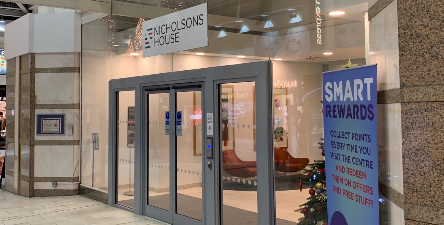 Nicholsons House is located above Nicholsons Walk Shopping Centre in the heart of Maidenhead town centre which offers banking, retail and leisure facilities. Maidenhead rail station* is a five minute walk away and the M4 and M40 are a short drive, pr...