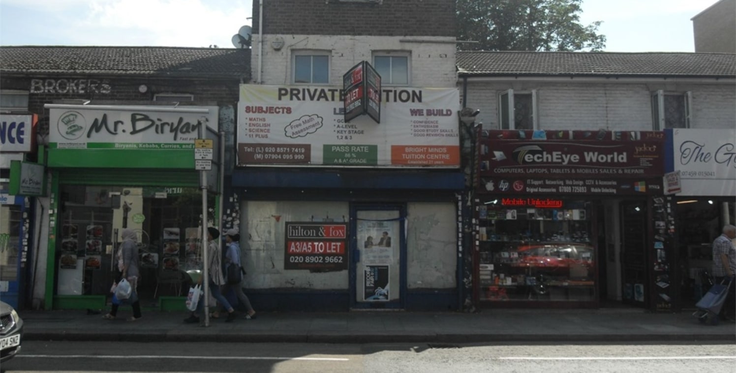 A5 shop for rent\n\nalexandra park is pleased to offer this A5 license lock up shop in this busy location. New lease....