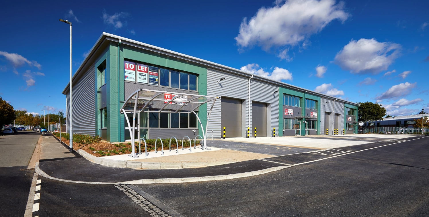 UNIT 10 - BRAND NEW 3,859 SQ. FT. WAREHOUSE INDUSTRIAL TRADE COUNTER CHELMSFORD<br><br>Location<br><br>Trade City Chelmsford is located on Montrose Road, within Dukes Park Industrial estate which is regarded as the premier industrial/ warehousing loc...