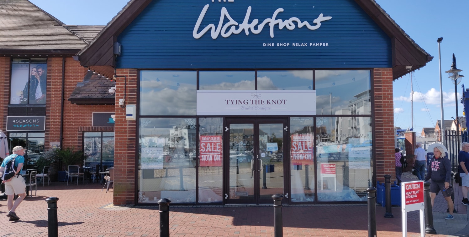 * 14 Office & 14 Retail units 

* Part of the Waterfront development at at Sovereign Harbour Eastbourne 

* Food, retail and leisure outlets including Harvester, Simply Italian and Coco Hair in the doorstep

* The complex provides 418 general parking...