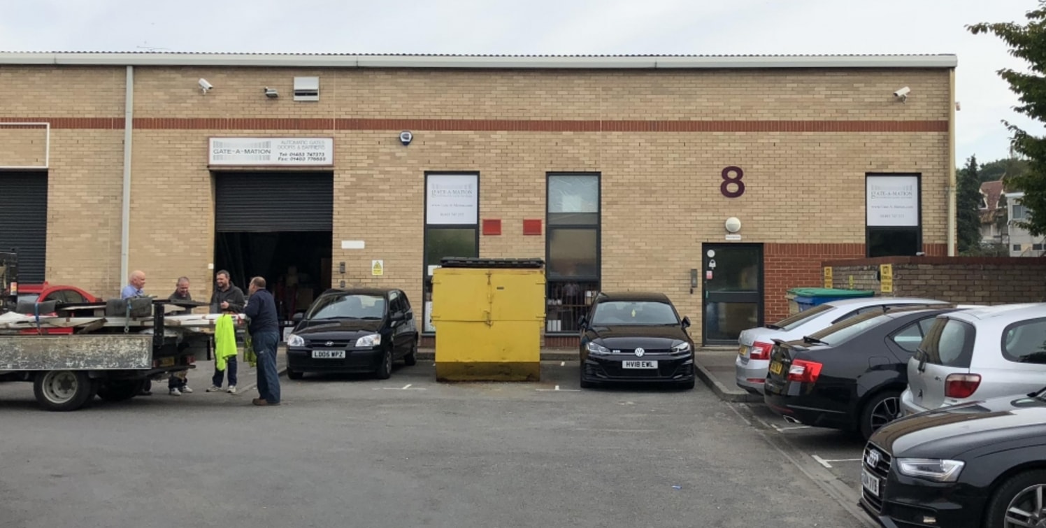 The premises provide modern, high quality industrial business accommodation of 2,877 sq.ft (267 sq.m)....