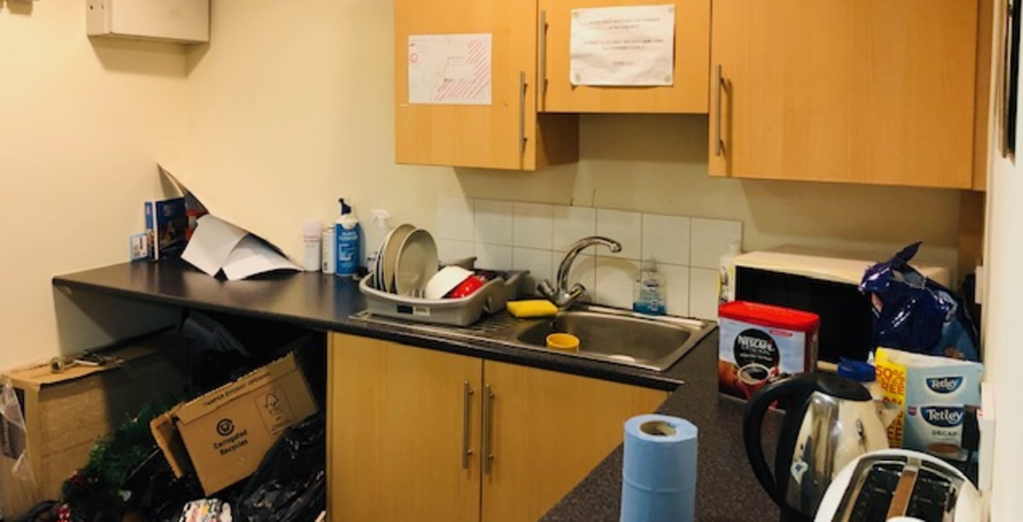 Previously occupied by Enterprise Cars, the property is suitable for a variety of businesses, especially those that would benefit from the passing traffic. 

The premises provide a self-contained office with open office to the front, private office r...