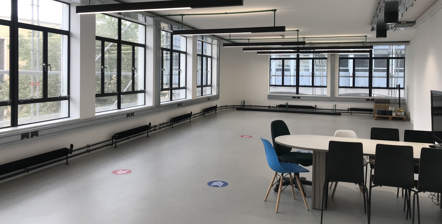 The third floor suite provides 1,224 sq ft of open plan office accommodation. The accommodation benefits from a fully fitted meeting room within the demise. The occupier will benefit from access to a fully integrated kitchen and breakout space with t...