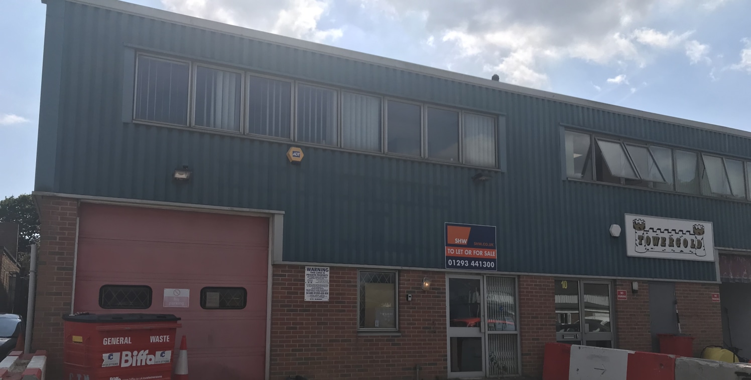 * End of Terrace

* 5 parking spaces 

* Warehouse with first floor office

* Maximum eaves height 6m