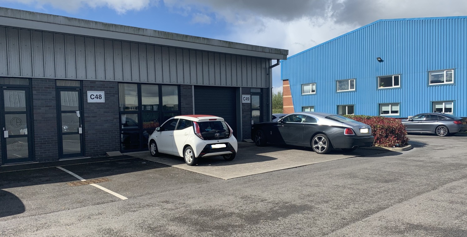 **UNDER OFFER** This modern, hybrid, business unit incorporates a reinforced concrete floor, brick/concrete block and insulated cladding to the walls/ mono-pitched roof which incorporate GRP roof lights. 

2 car parking spaces are available with addi...