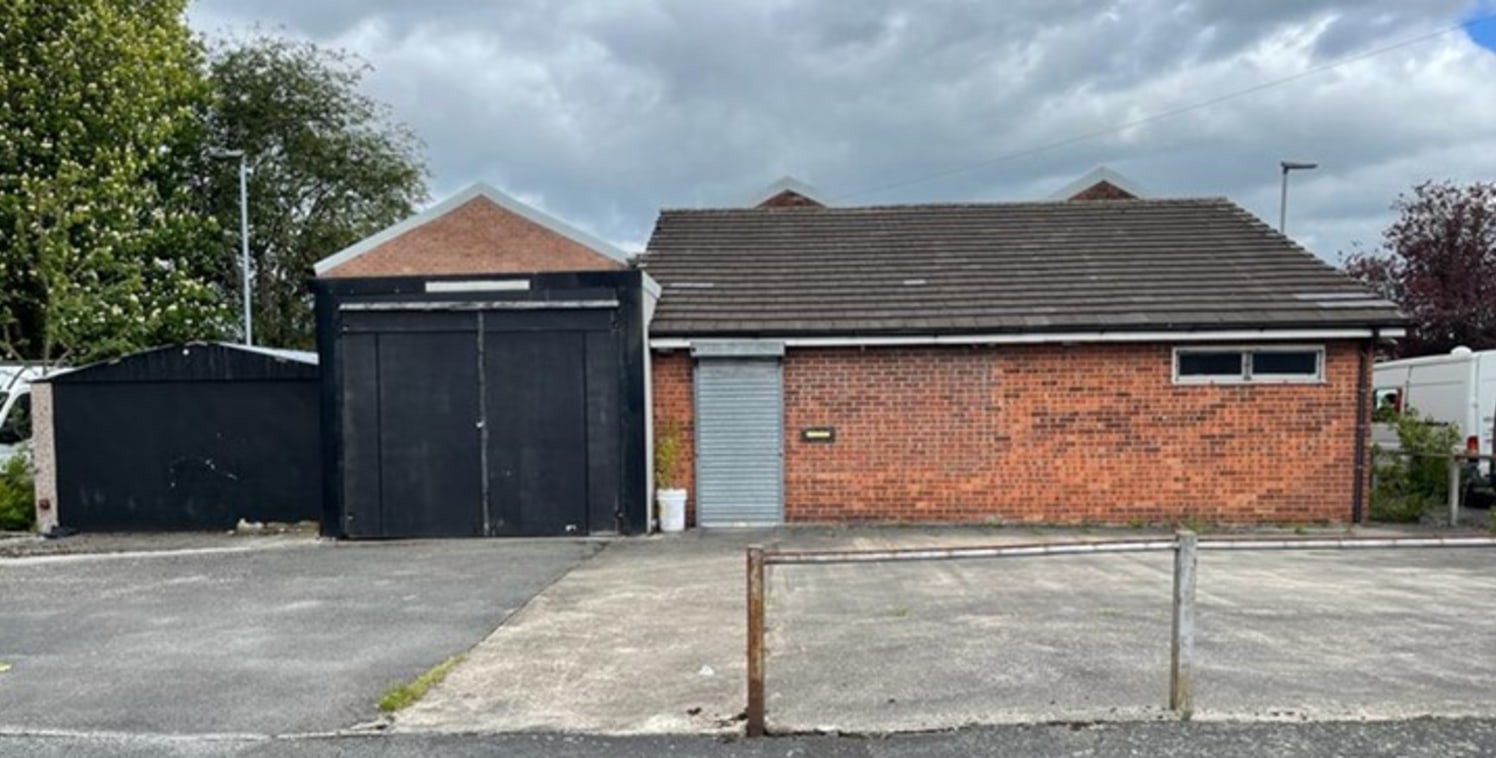 An extremely rare opportunity to purchase a small workshop/storage unit that would be suitable for a variety of businesses. 

The property has residential development potential, subject to planning. 

The property comprises a brick built office secti...