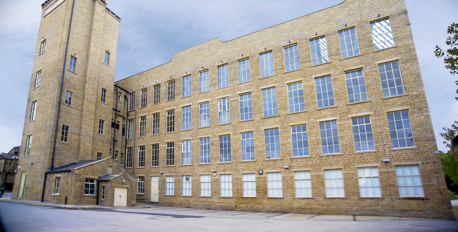 Within the iconic 1912 Mill, the following spaces are available; 

Suite 22 - 665 sq ft second floor office. Immediate occupation available. 

First Floor - 7,550 sq ft awaiting refurbishment

Third Floor - 7,550 sq ft awaiting refurbishment

Sunny B...