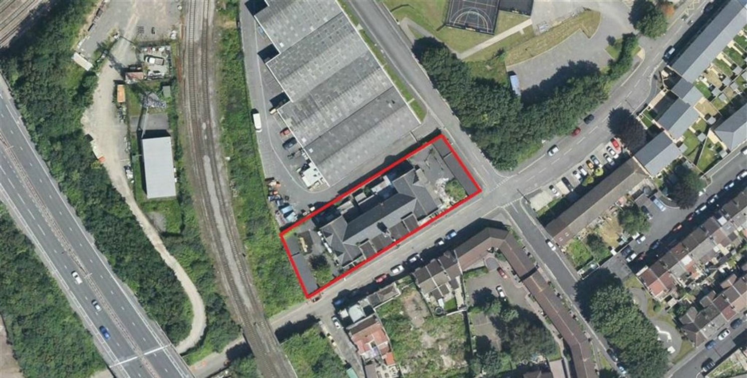 Substantial site of approximately 0.42 acres (1,700sqm), currently occupied by an attractive former school of over 8,000sqft (NIA) with additional outbuildings and grounds to the sides and rear. The site offers significant potential for residential r...