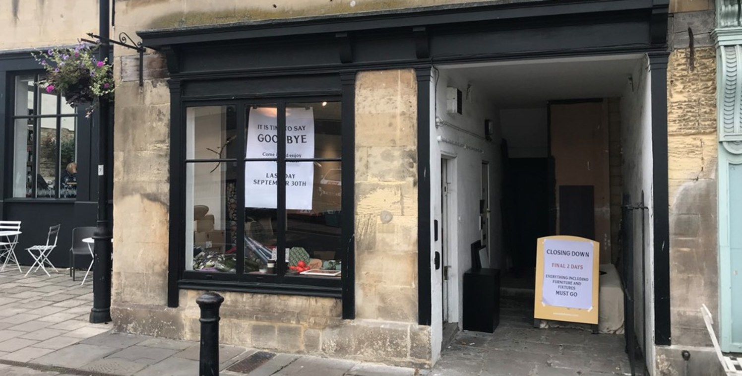 Retail Unit to Let

Total Sales Space - Approximately 595 Sq Ft

The property is Grade II Listed and within the Bath Conservation area. The ground floor offers sales space, with ancillary accommodation and kitchen facilities in the basement.